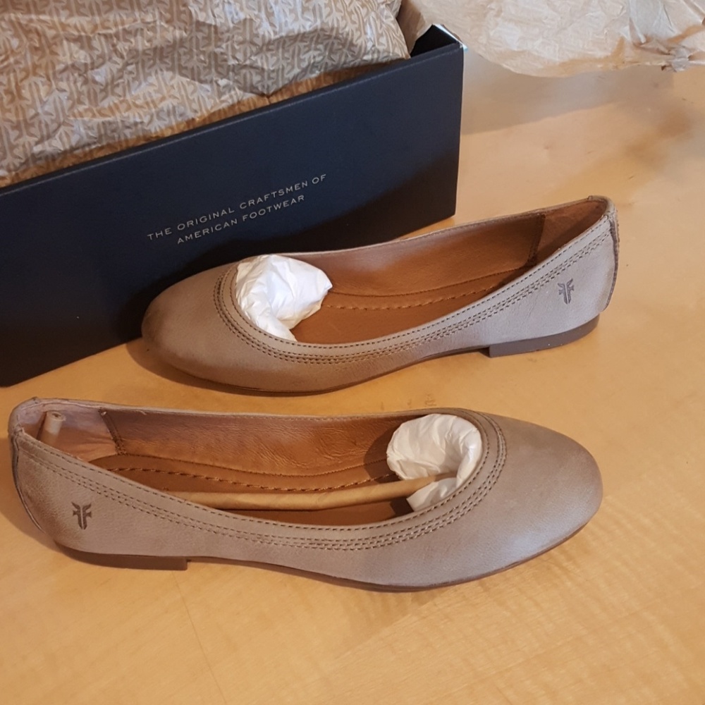 Women's size 7 Frye Carrie ballet flat - 0032